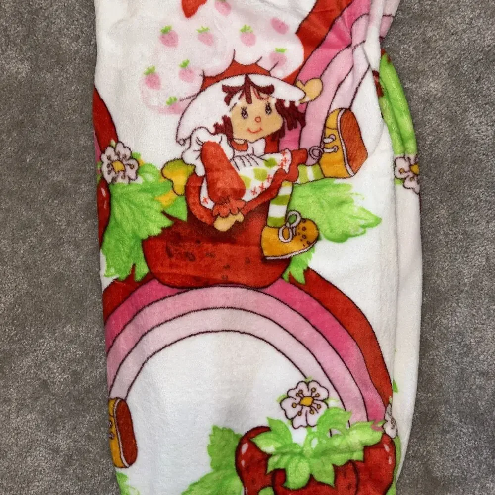 Strawberry Shortcake Throw Blanket 50